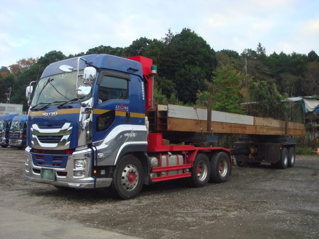 36tポールトレーラー | 車両案内 | 東陸運株式会社